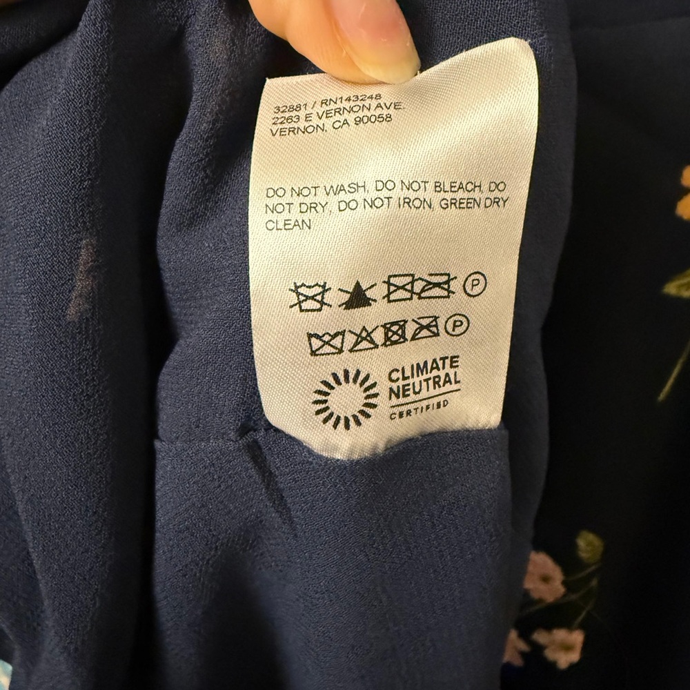Reformation Fulton Floral Navy Midi Dress in Princess Margaret Size: 4 - Picture 15 of 15